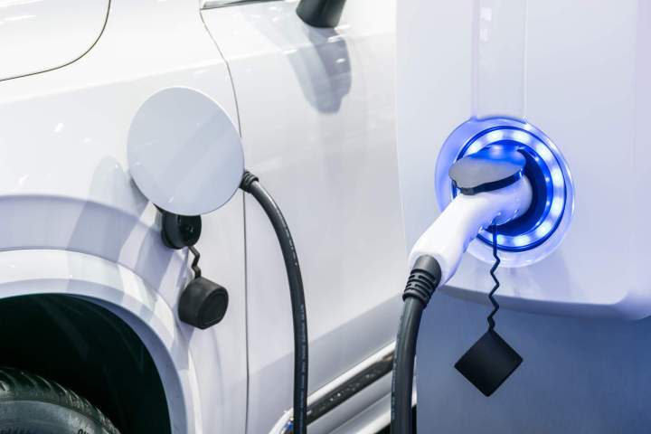 Installation borne de recharge, Pouzauges